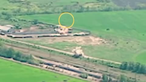 Two accurate hits on two Russian tanks in the rear 🇺🇦