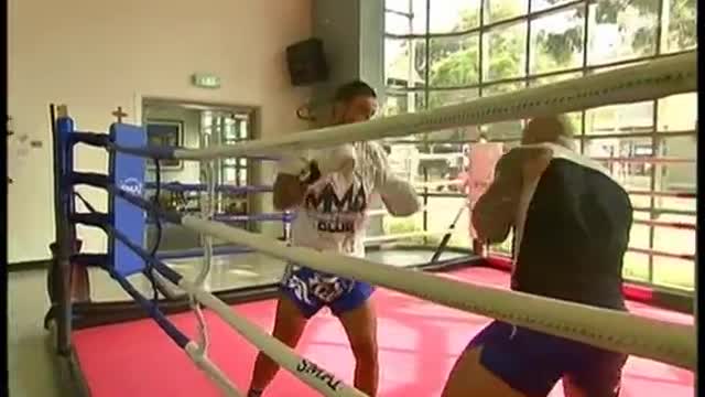Father Dave Boxing In Syria - SBS World News
