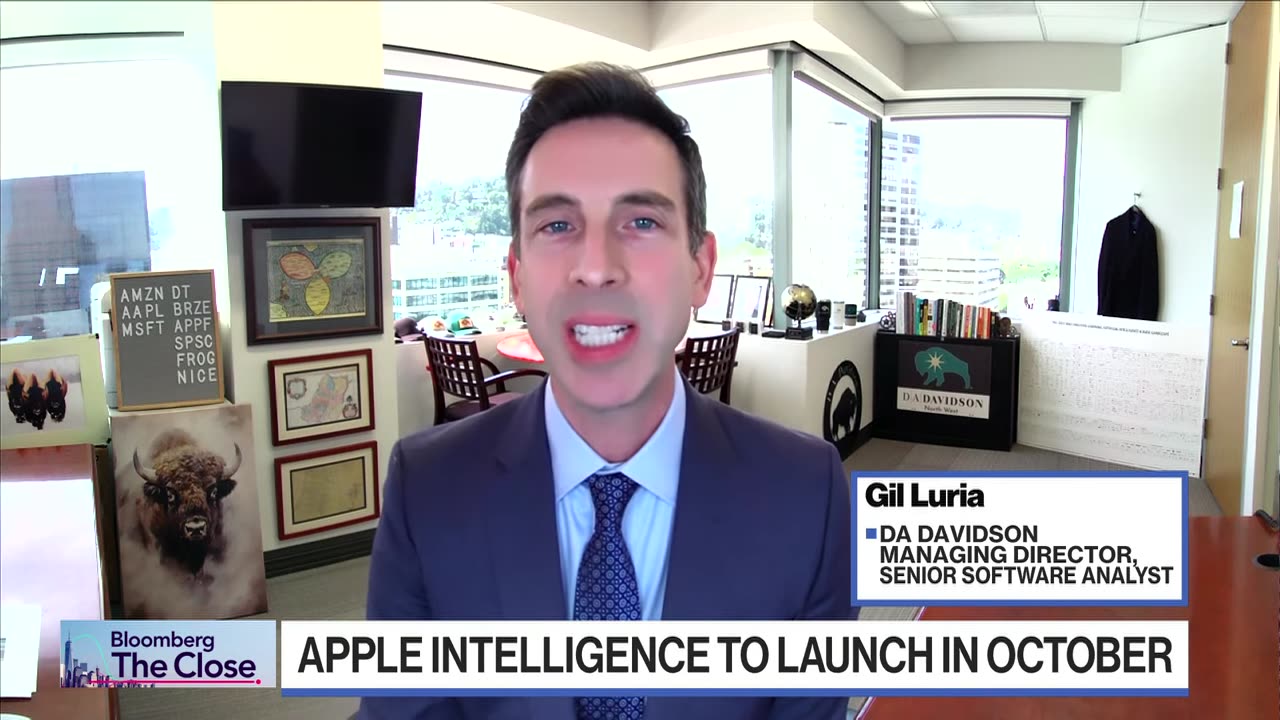 Apple iPhone Sales to Grow 10% Next Fiscal Year: Analyst Luria