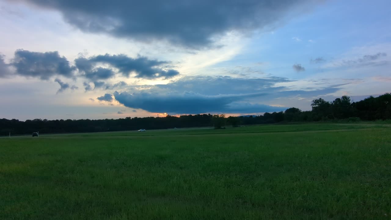 Huge Cloaked Spaceship 🛸 Hiding in the clouds ☁️ Most people are low energy zombies & clueless 🌞🌍🌛🪐🧬