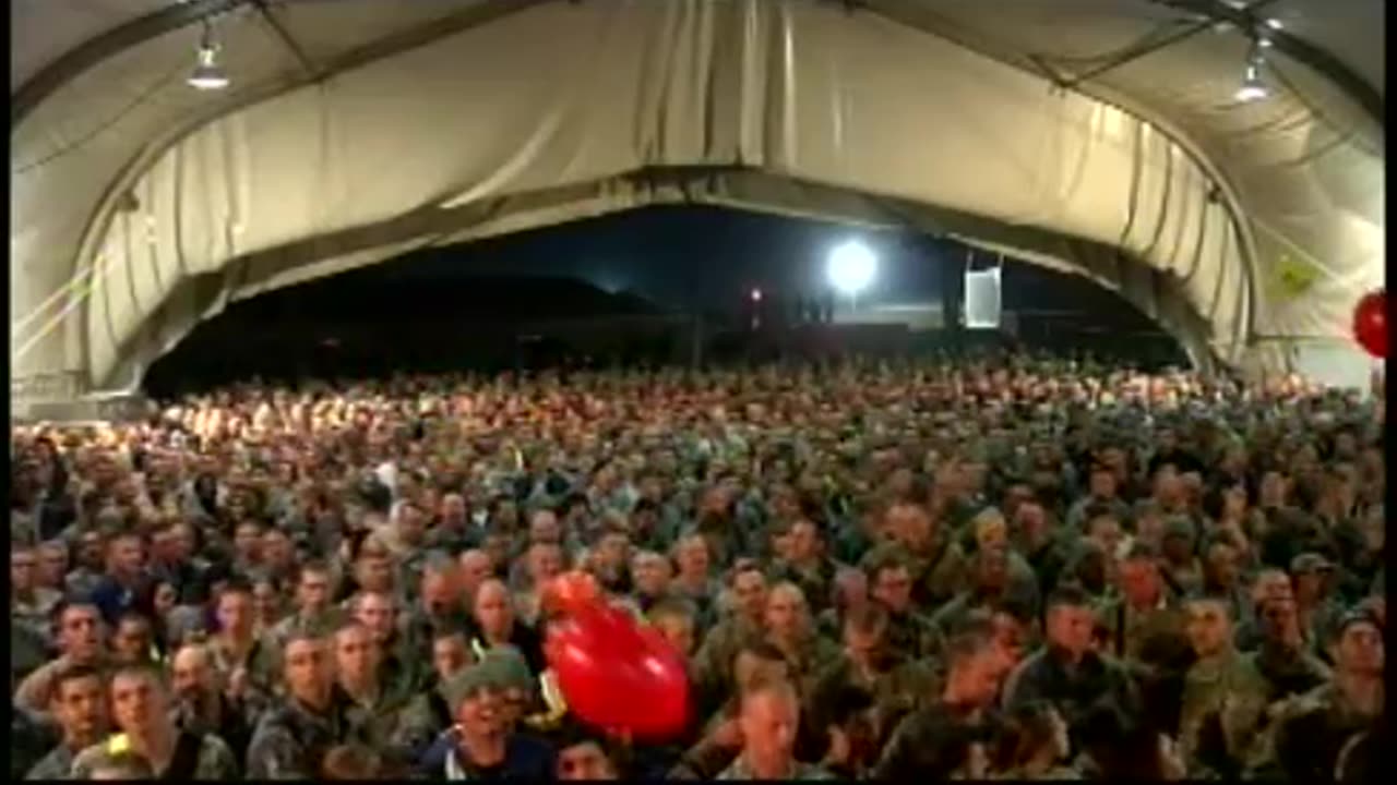 Robin Williams Lewis Black bring laughs to Marines in Afghanistan