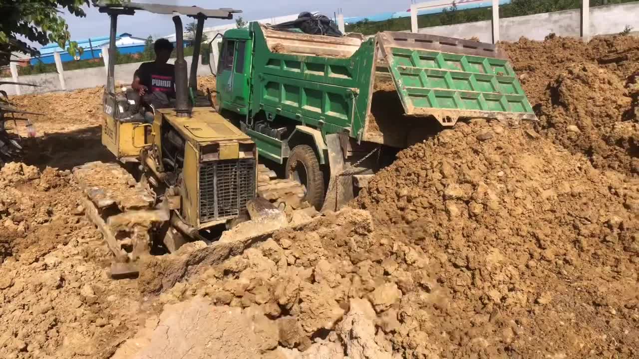 2.5Ton Dump Truck Get Stuck ,Loading Fail