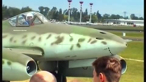 Messerschmitt Me 262 "Schwalbe" - First Flight Over Berlin after 61 Years, Historical Footage!