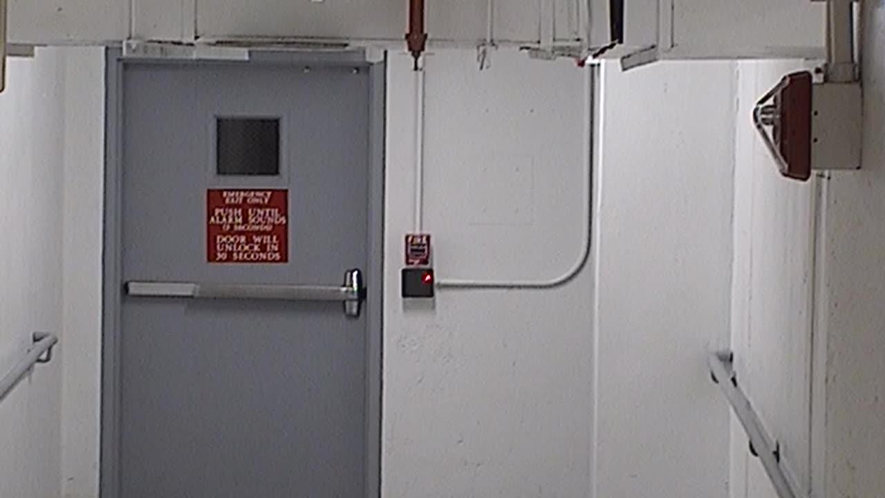 6023RHOBG1G101AEastVestibuleHall_2021-01-06_09h00min00s407ms.mp4