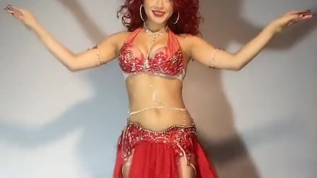 HOT AND SEXY GIRL BELLY DANCE