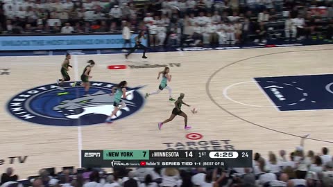 WNBA - The Lynx are putting on a defensive clinic in the 1Q 🔒