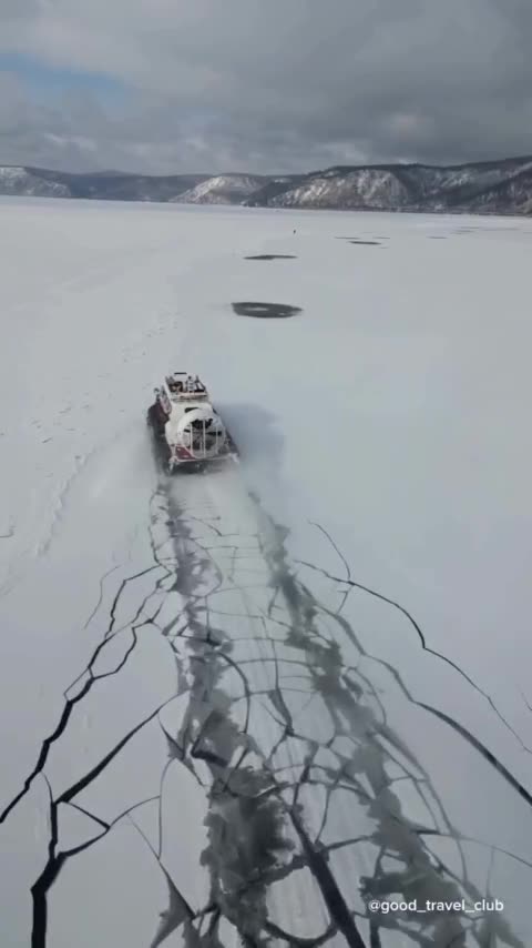 Hovercraft ice breaking beast 👍👍