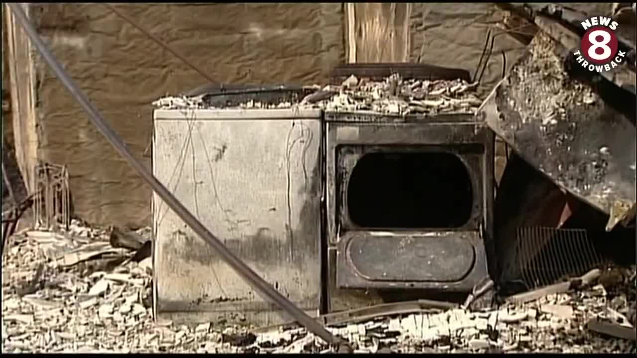 Larry Himmel's home burns live on CBS 8 in 2007