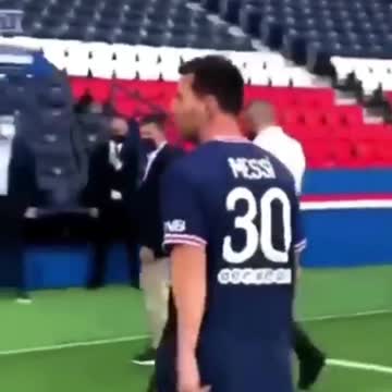 Messi first day in PSG
