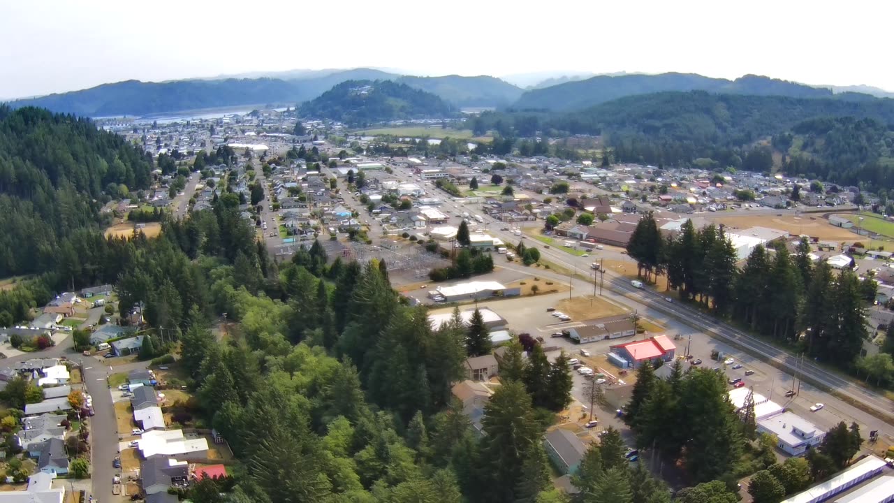 Flying the HolyStone HS720G Drone over Reedsport Oregon