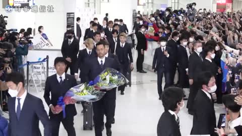 日本代表が帰国 カタールでの熱戦を終え Ｗ杯サッカー