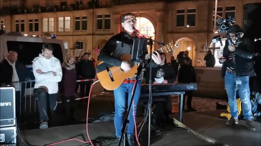 YANN SONG KING - ES IST VORBEI... BYE BYE OMIKRON - FREEDOM DAY - DRESDEN, Altmarkt, 19 02 2022