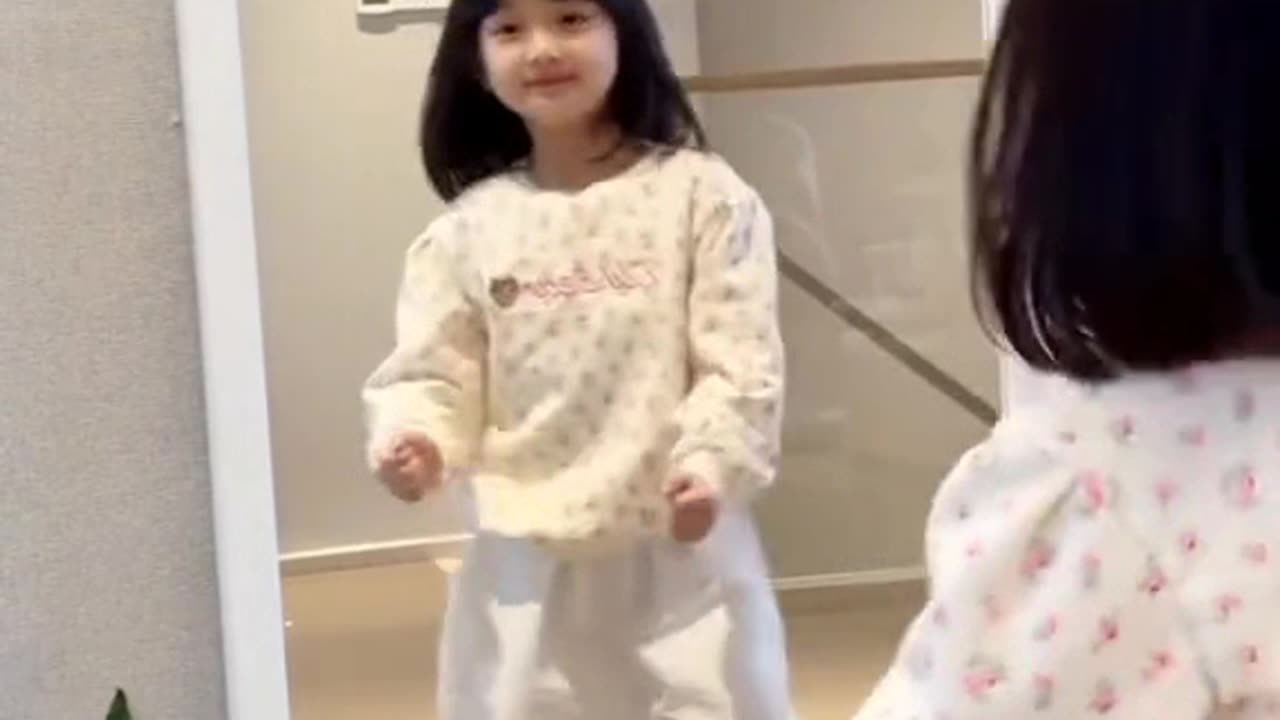 Baby shark do do dance by cute baby