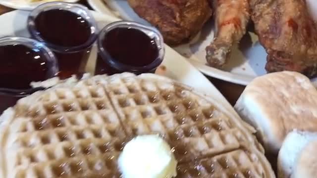 No help necessary 😌 #grubspot #chicken #waffles #food #foodtiktok