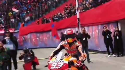 Marc Marquez Go to Stadium