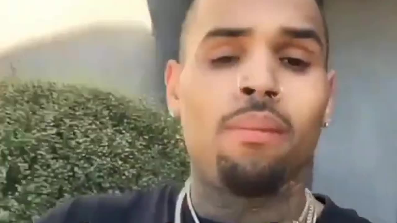 Selena gomez reacts to her Viral meme over chris brown