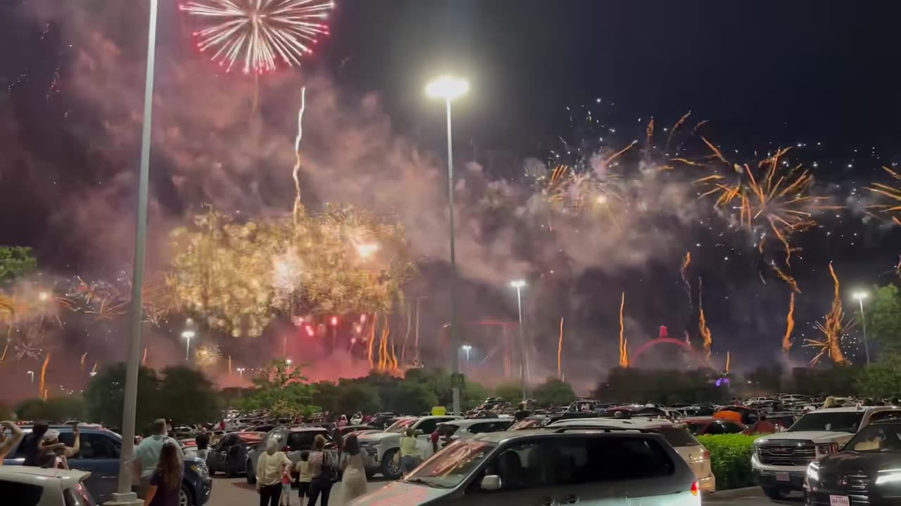 Now that is a fireworks show! Six Flags Fiesta Texas wins from Adam Abramson