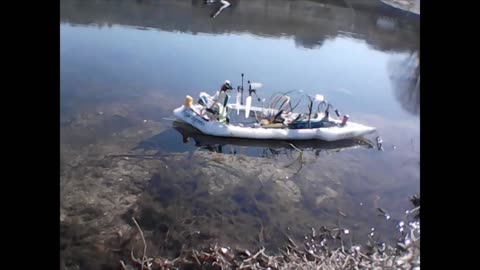 Maneuverability and speed testing of my Arduino Boat. Relaxing video.