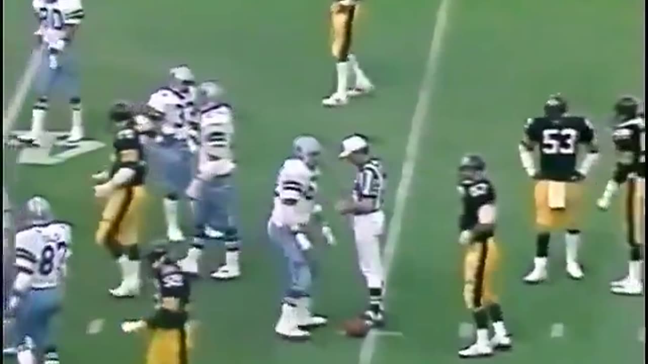 A pair of UFOs made an NFL game 1979