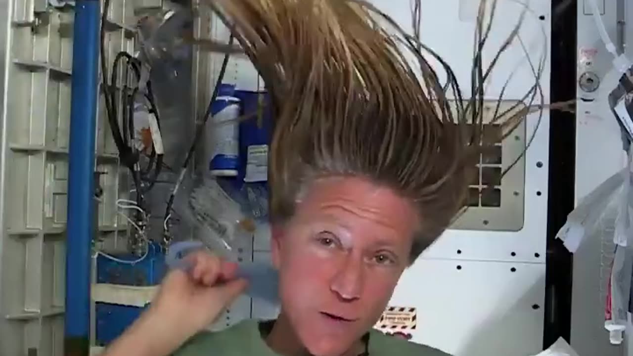 How Astronauts live in Space 🪐