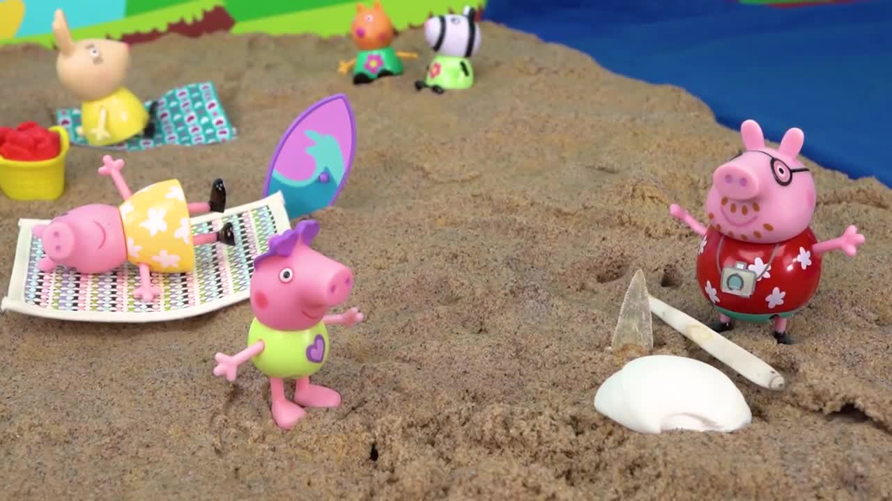 Peppa Pig at the Beach finds Dinosaur Fossils Toy Learning Video for Kids!