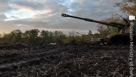 Watch Russian howitzers in action