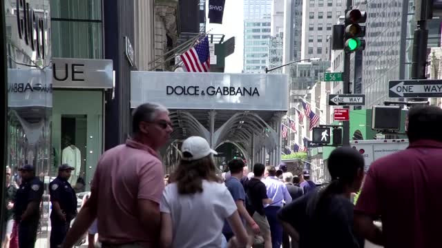 U.S. tourists flock to luxury shops in Europe