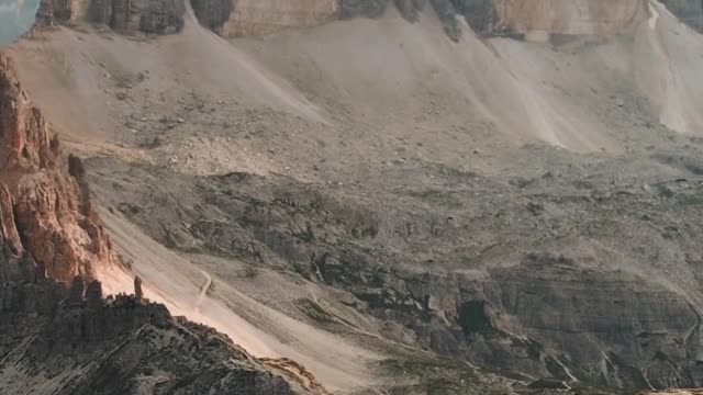 Tre Cime di Lavaredo ⛰⛰⛰ The symbol of the Dolomites .