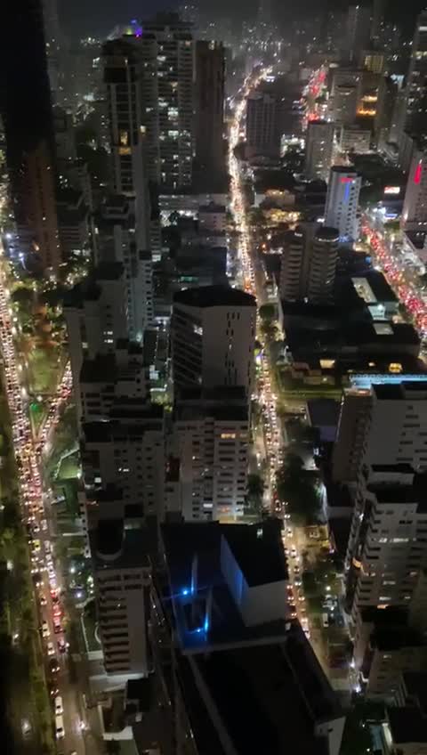 Monumental trancón en Bocagrande por afluencia de ciudadanos al Sail