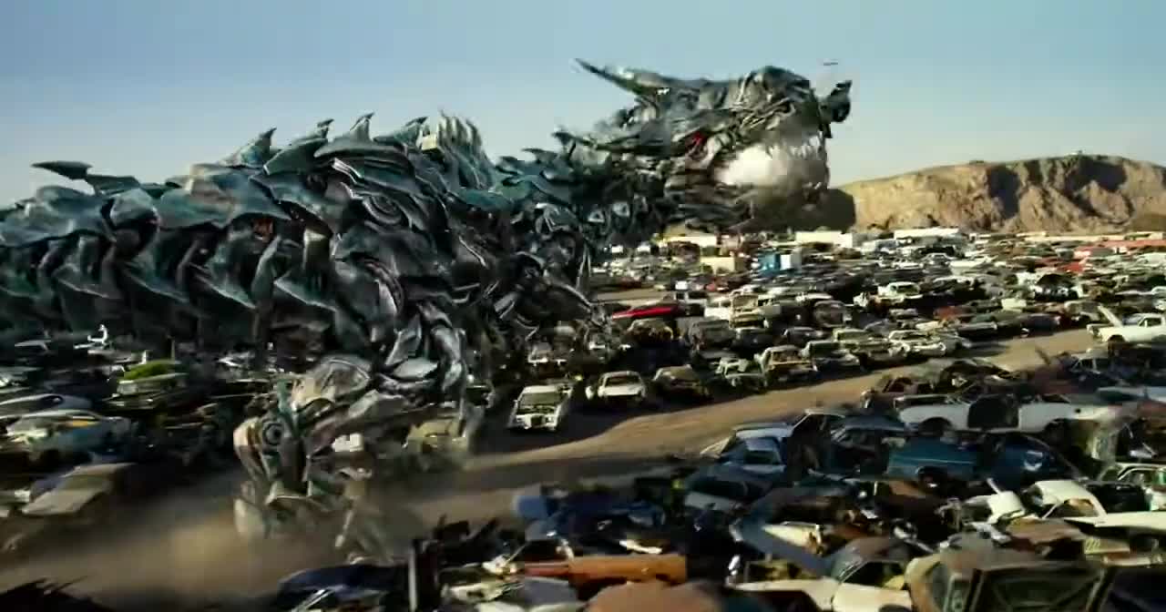 Bumblebee vs. Crosshairs junkyard _fight_ from Transformers_ The Last Knight. 😂