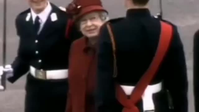 #shorts #queenelizabeth #princewilliam #funnymoments ##moments #hermajesty #dukeofcambridge #sweet