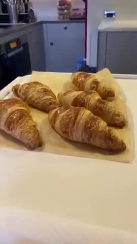 20200731文贵先生视频：咖啡、蜂蜜、热牛角包！