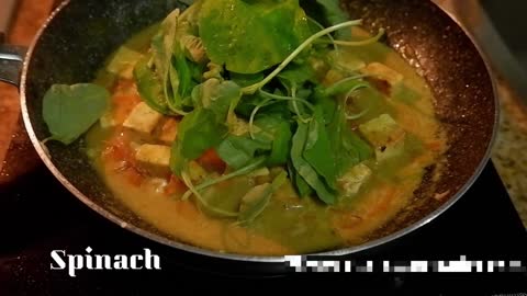 Keto Curried Tofu with Spinach 🍲🍲🍲
