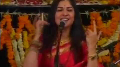 The singer is the great singer Mohammed Rafi's granddaughter, Kumari Parveen Mustafa.