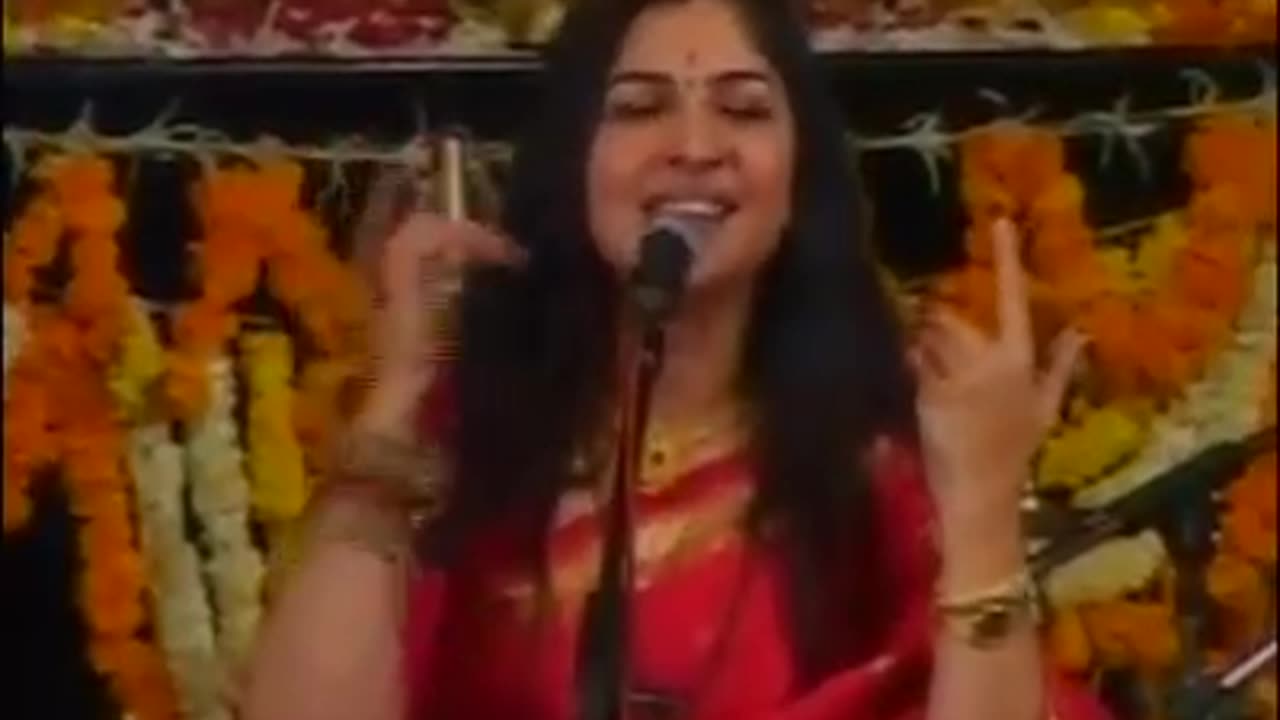 The singer is the great singer Mohammed Rafi's granddaughter, Kumari Parveen Mustafa.