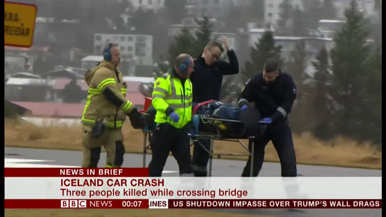 Crash barrier on bridge fails killing three (Iceland) - BBC News - 28th December 2018