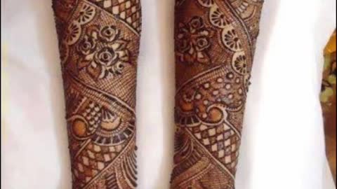 Beautiful mehndi in hand.(Tattoo)