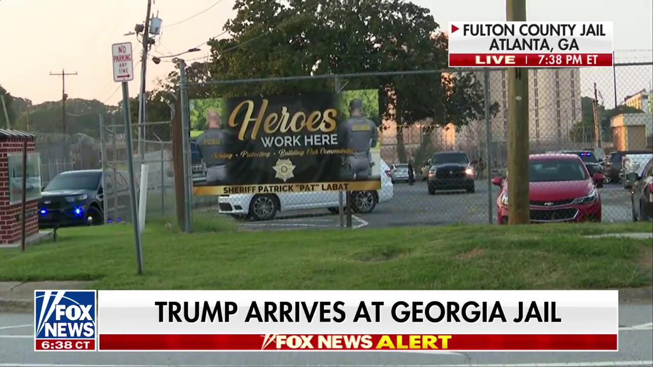 Trump turns himself in at Georgia jail