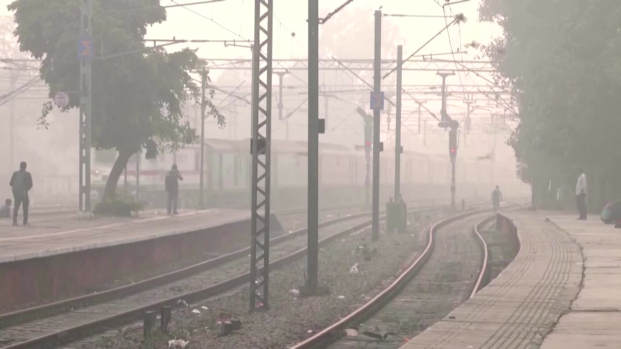 Drone shows Indian capital shrouded in thick, toxic smog