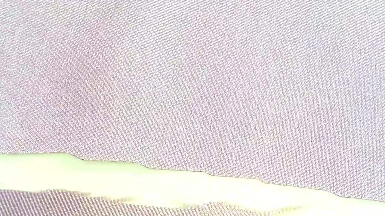 Marque o fio do tecido nas sobras