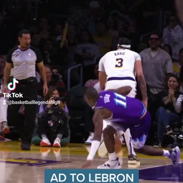 Anthony Davis to LeBron James #nba #basketball #anthonydavis #lebronjames #losangeleslakers