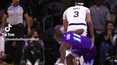 Anthony Davis to LeBron James #nba #basketball #anthonydavis #lebronjames #losangeleslakers