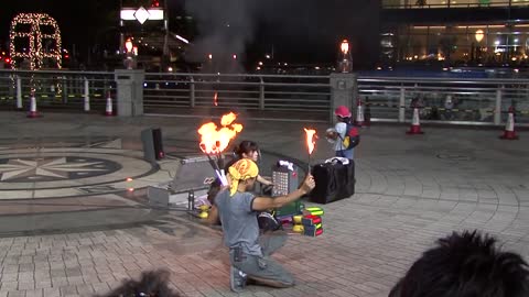 Street circus in Yokohama - 2/2