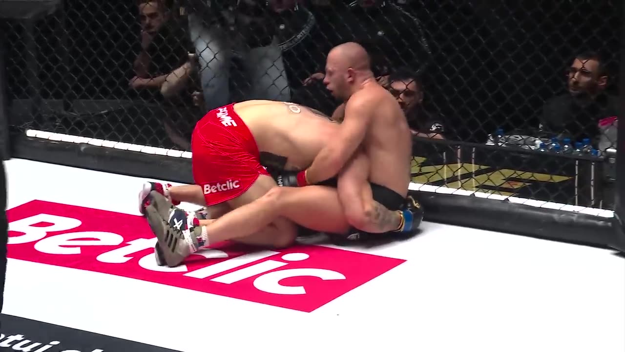 FAME MMA FREE FIGHT Ferrari vs Łaszczyk (FAME 17)