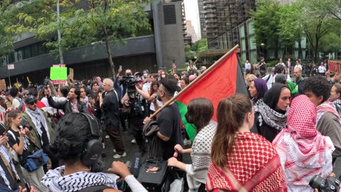 Protest “Arrest Netanyahu at the United Nations” in front of the United Nations.