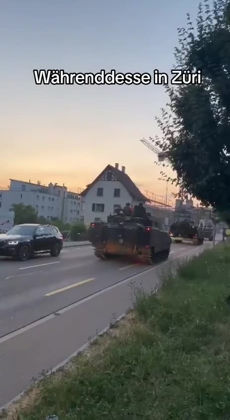 Ve švýcarském Curychu dochází k mobilizaci armády, která přijíždí do města v konvoji