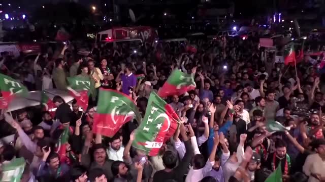 Thousands protest in Pakistan for PM Imran Khan