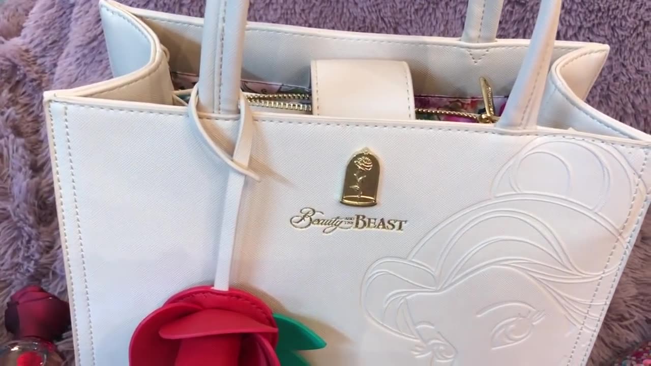 What's in my Disney Loungefly Beauty & The Beast Belle Satchel Bag