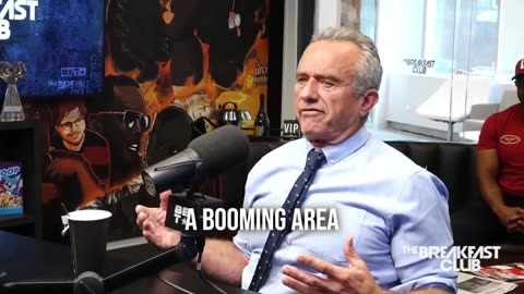 New RFK Jr. Ad Bashes Trump For COVID Lockdowns
