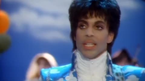 Prince & The Revolution - Raspberry Beret (Music Video)